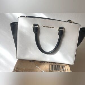 Like new Michael Kors large purse